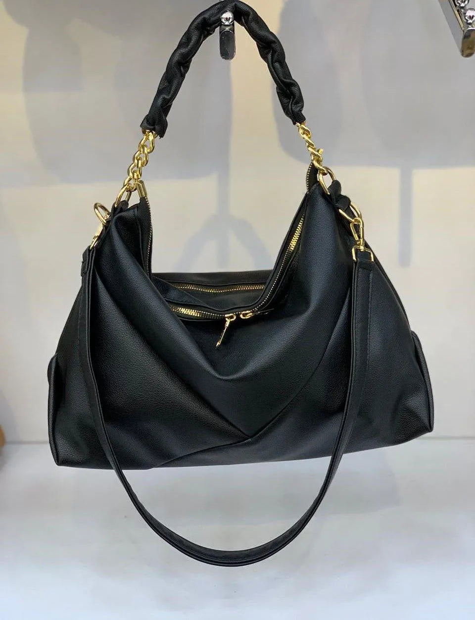 ELARA – Handgefertigte Hobo Bag in Creme